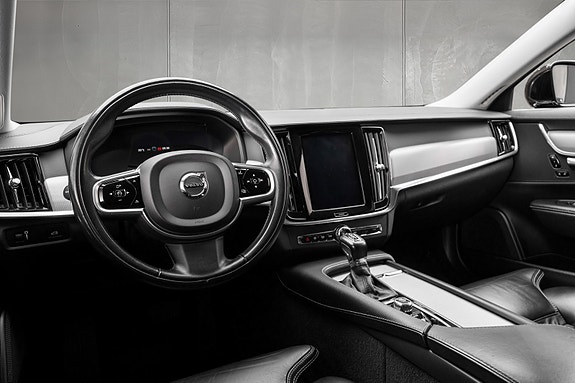 Volvo V90 28 of 30