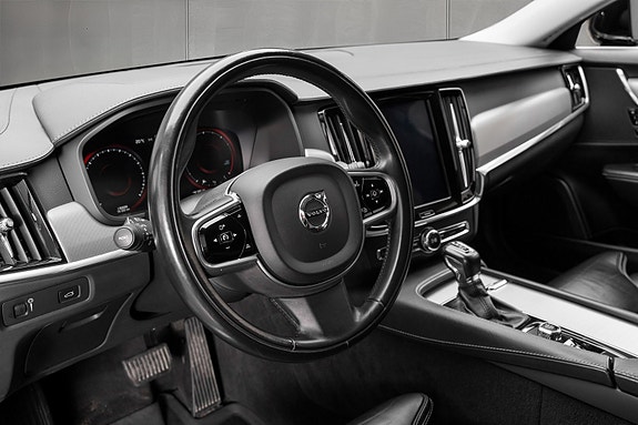 Volvo V90 24 of 30