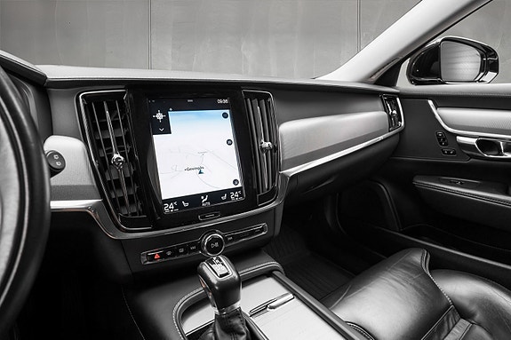 Volvo V90 17 of 30