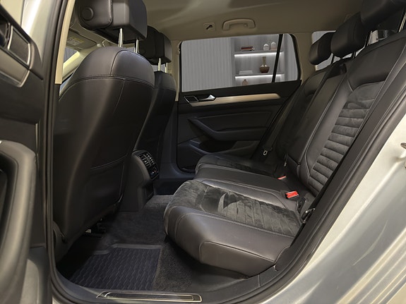Volkswagen Passat 24 of 24