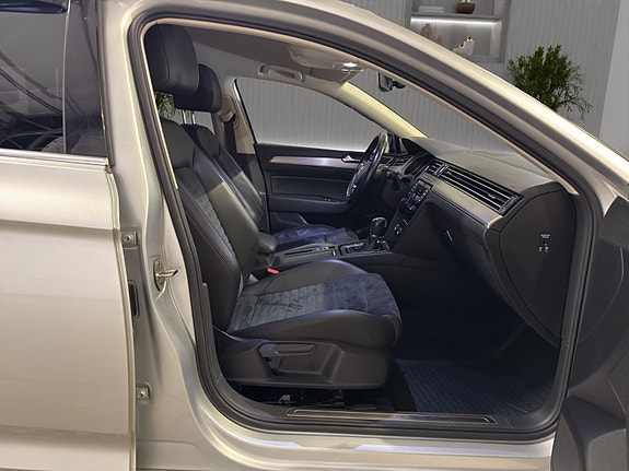 Volkswagen Passat 20 of 24
