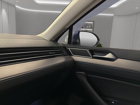 Volkswagen Passat 15 of 24