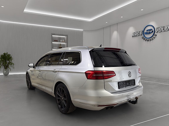 Volkswagen Passat 9 of 24