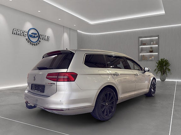 Volkswagen Passat 8 of 24