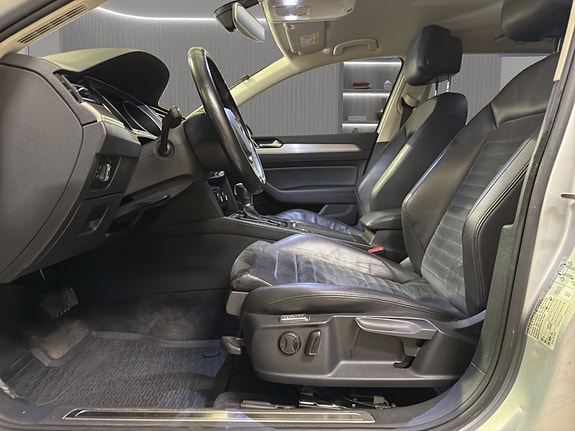 Volkswagen Passat 10 of 24