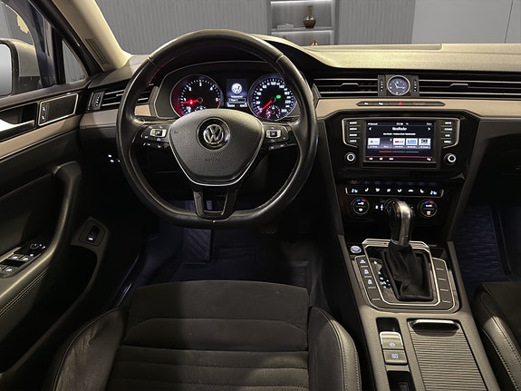 Volkswagen Passat 22 of 24