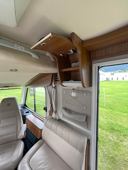 Hymer B 798 PL Queedbed / Hydr. støttelabber / Alde / Stekeovn 6 of 30