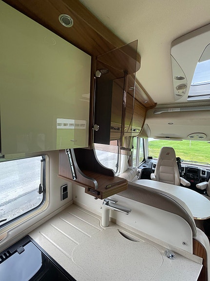 Hymer B 798 PL Queedbed / Hydr. støttelabber / Alde / Stekeovn 14 of 30