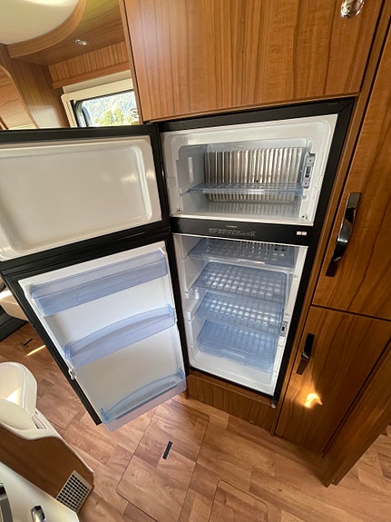 Hymer B 798 PL Queedbed / Hydr. støttelabber / Alde / Stekeovn 19 of 30