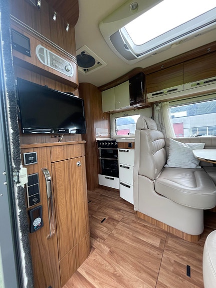 Hymer B 798 PL Queedbed / Hydr. støttelabber / Alde / Stekeovn 5 of 30