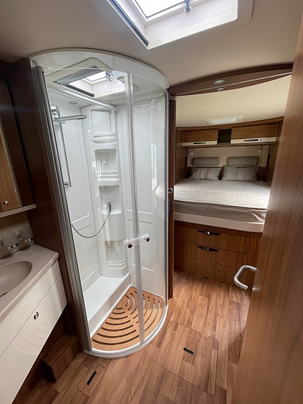 Hymer B 798 PL Queedbed / Hydr. støttelabber / Alde / Stekeovn 27 of 30