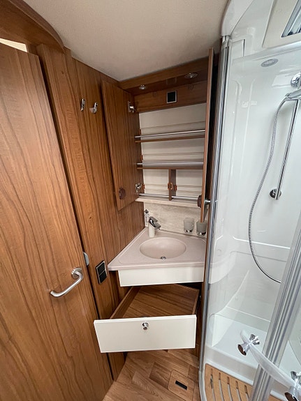 Hymer B 798 PL Queedbed / Hydr. støttelabber / Alde / Stekeovn 26 of 30