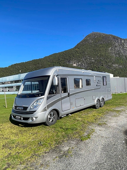 Hymer B 798 PL Queedbed / Hydr. støttelabber / Alde / Stekeovn 3 of 30