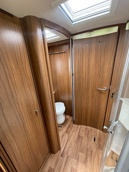 Hymer B 798 PL Queedbed / Hydr. støttelabber / Alde / Stekeovn 24 of 30