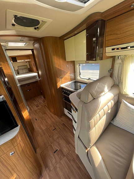 Hymer B 798 PL Queedbed / Hydr. støttelabber / Alde / Stekeovn 8 of 30