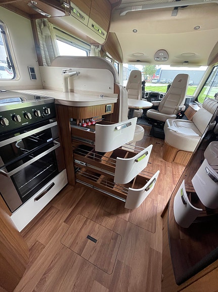 Hymer B 798 PL Queedbed / Hydr. støttelabber / Alde / Stekeovn 12 of 30