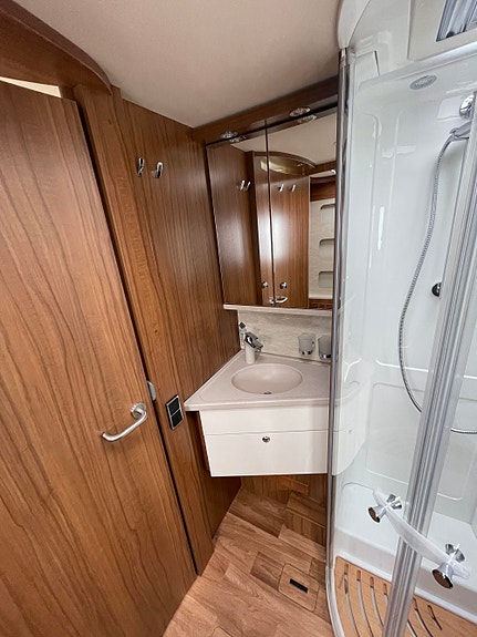 Hymer B 798 PL Queedbed / Hydr. støttelabber / Alde / Stekeovn 25 of 30