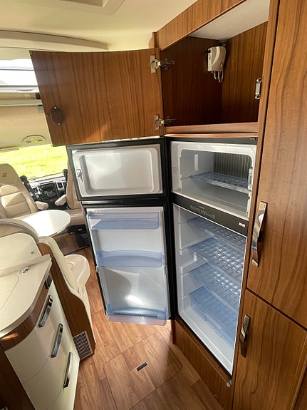 Hymer B 798 PL Queedbed / Hydr. støttelabber / Alde / Stekeovn 18 of 30