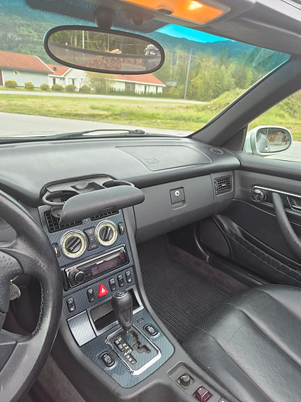 Mercedes-Benz SLK230 13 of 18