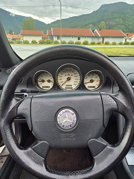 Mercedes-Benz SLK230 12 of 18