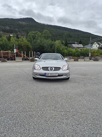 Mercedes-Benz SLK230 6 of 18