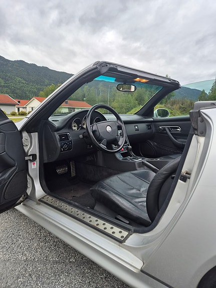 Mercedes-Benz SLK230 14 of 18