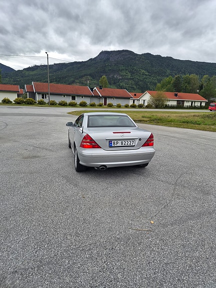 Mercedes-Benz SLK230 3 of 18