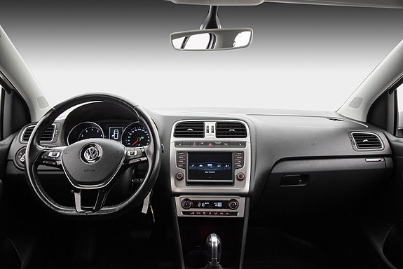 Volkswagen Polo 13 of 30
