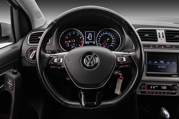 Volkswagen Polo 14 of 30