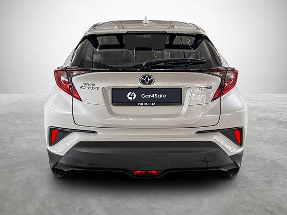 Toyota C-HR 4 of 28