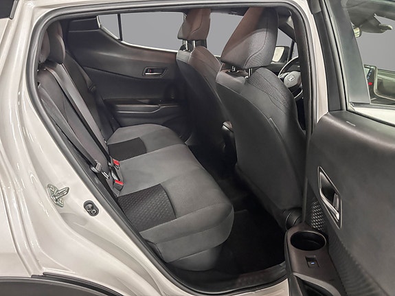 Toyota C-HR 21 of 28