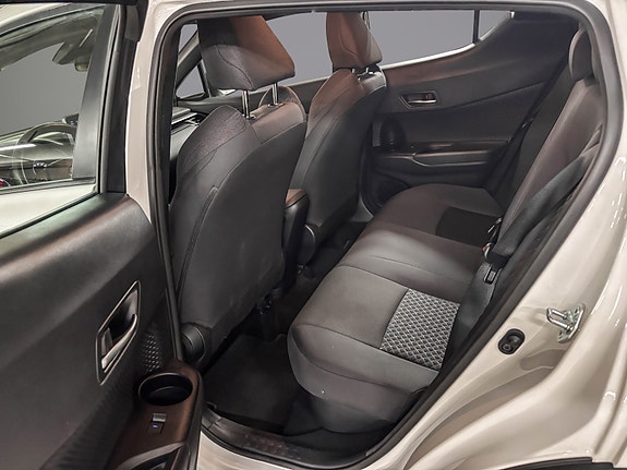 Toyota C-HR 20 of 28