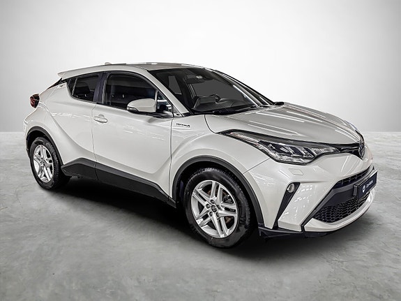 Toyota C-HR 7 of 28