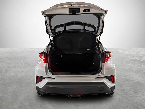 Toyota C-HR 23 of 28