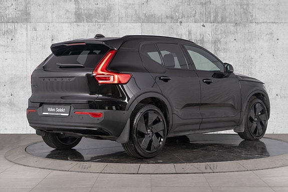 Volvo EX40 14 of 30