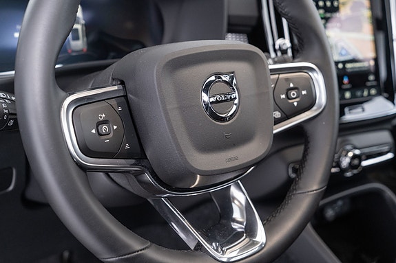 Volvo EX40 21 of 30