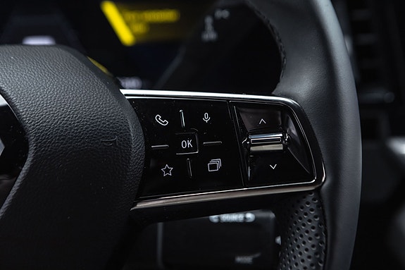 Renault Scenic E-Tech 12 of 26