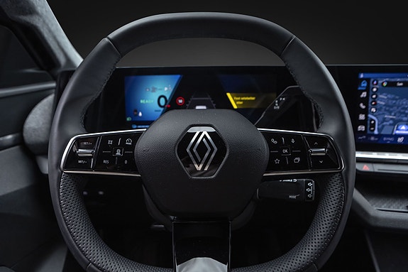 Renault Scenic E-Tech 10 of 26