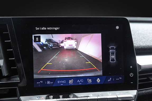 Renault Scenic E-Tech 17 of 26