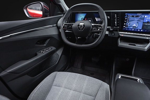 Renault Scenic E-Tech 23 of 26