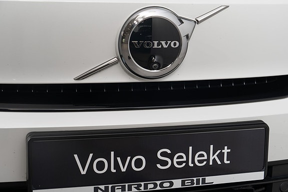 Volvo EX40 5 of 30