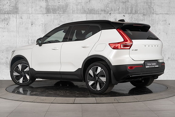 Volvo EX40 10 of 30