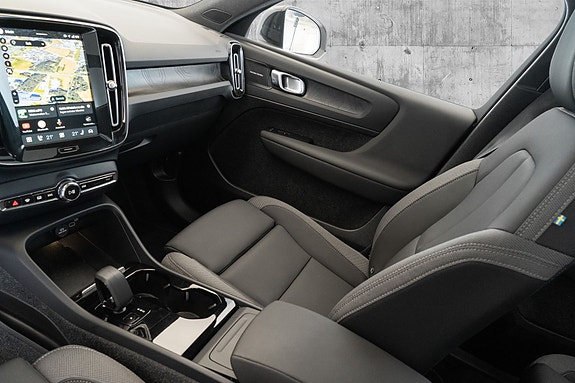 Volvo EX40 19 of 30