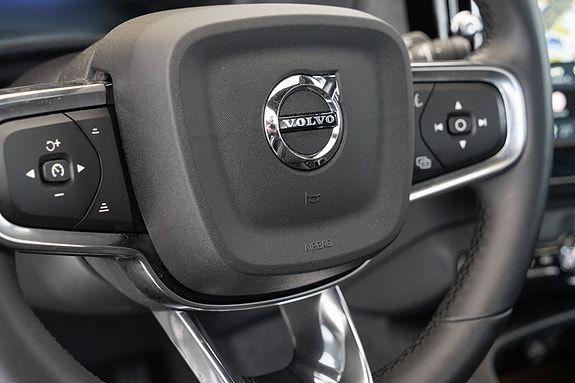 Volvo EX40 23 of 30