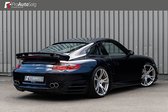 Porsche 911 4 of 30