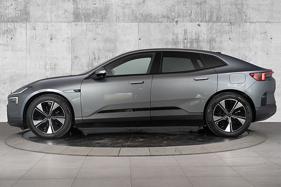 Polestar 4 9 of 30