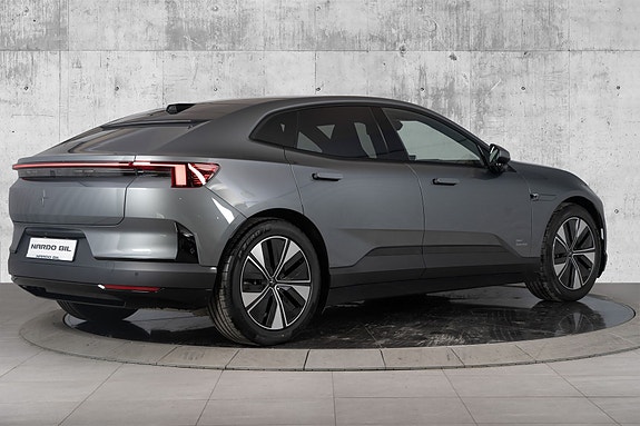 Polestar 4 13 of 30