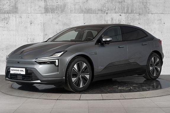 Polestar 4 7 of 30