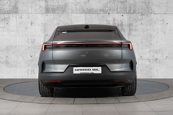 Polestar 4 12 of 30