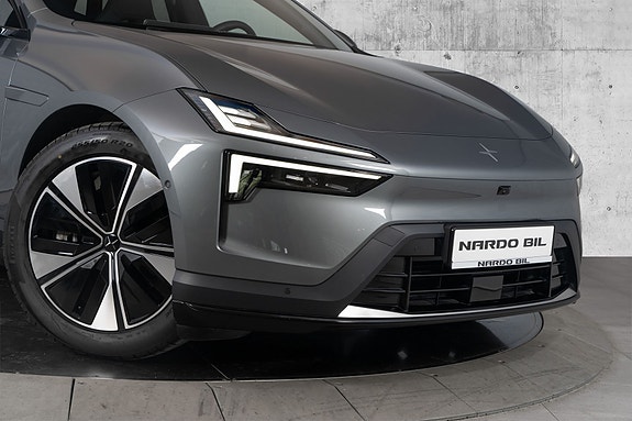 Polestar 4 2 of 30